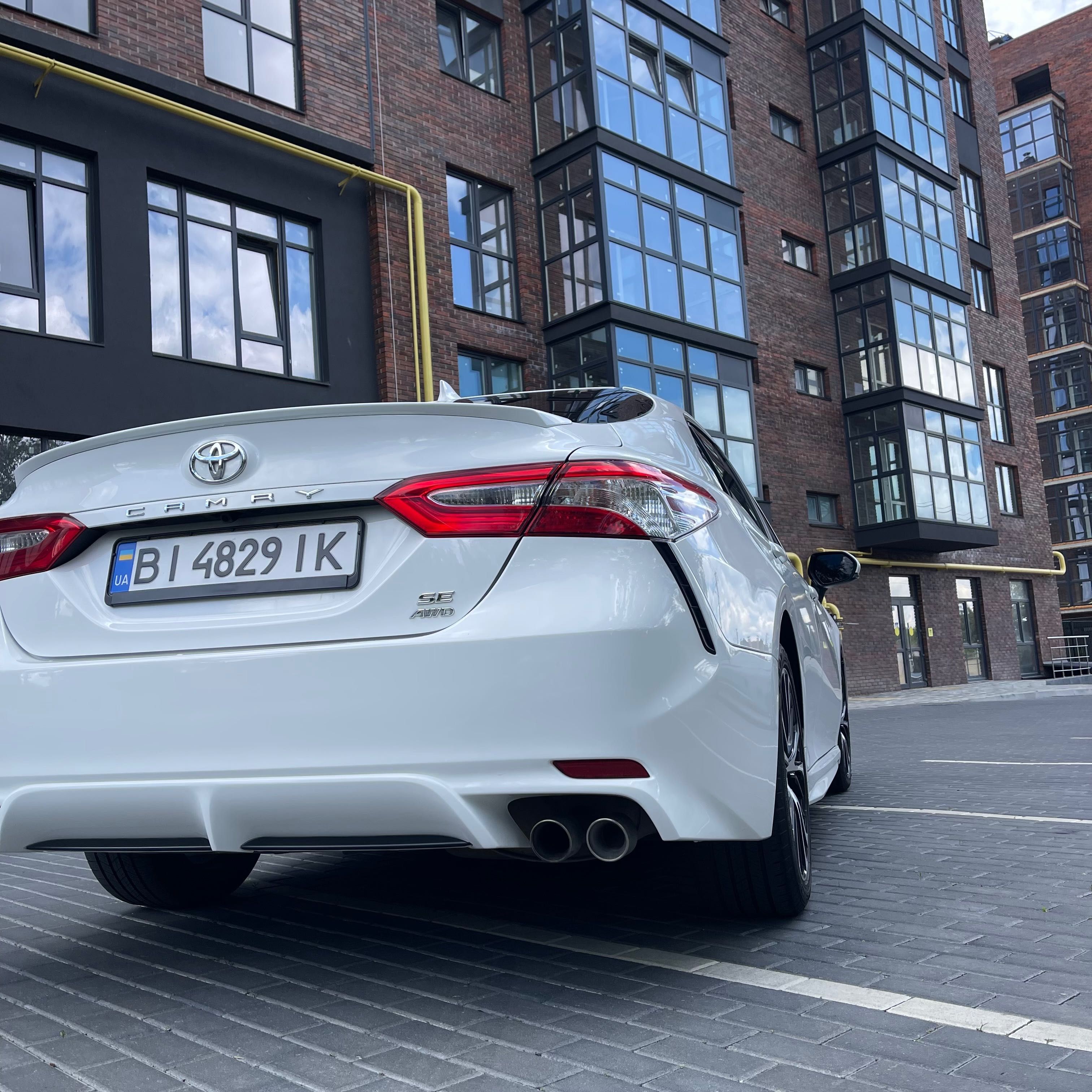 Toyota Camry SE AWD
