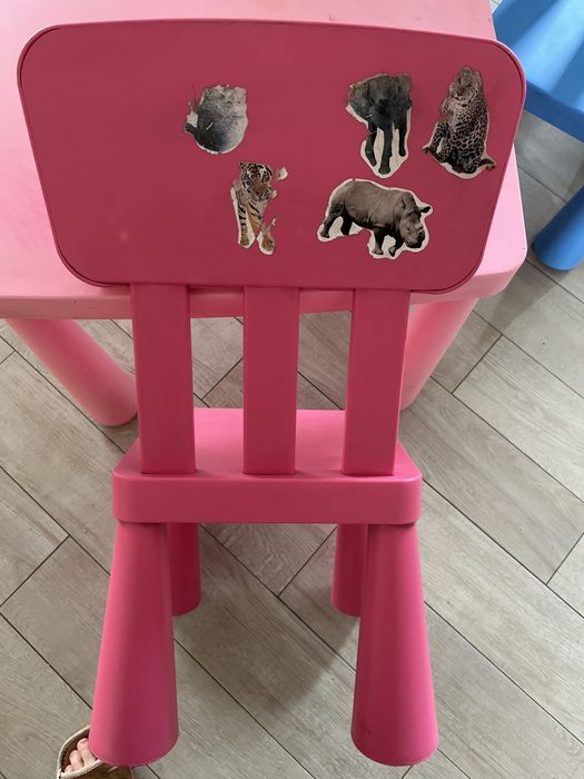 Stolik oraz 3 krzesełka Ikea dla dzieci