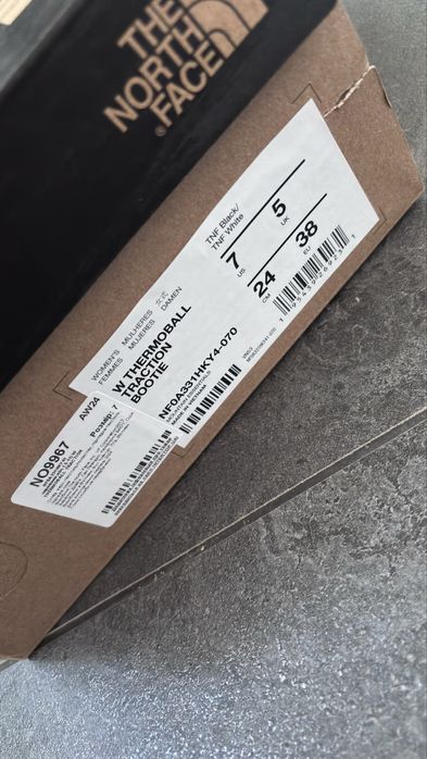 Дутики TNF 38 p. 3000грн