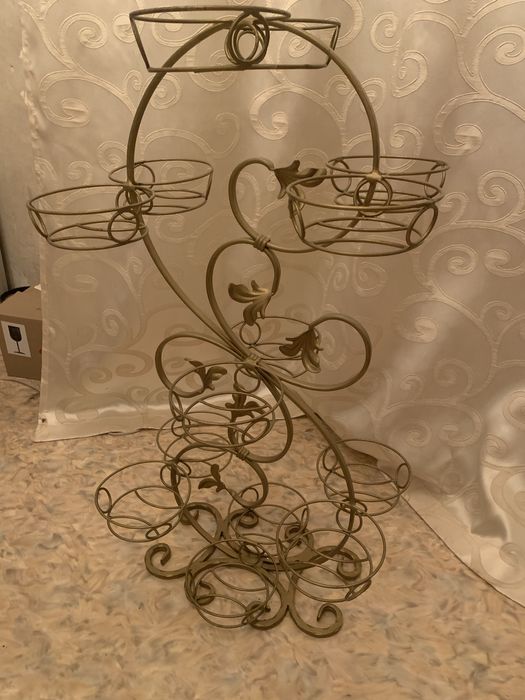 Кованная полка для цветов