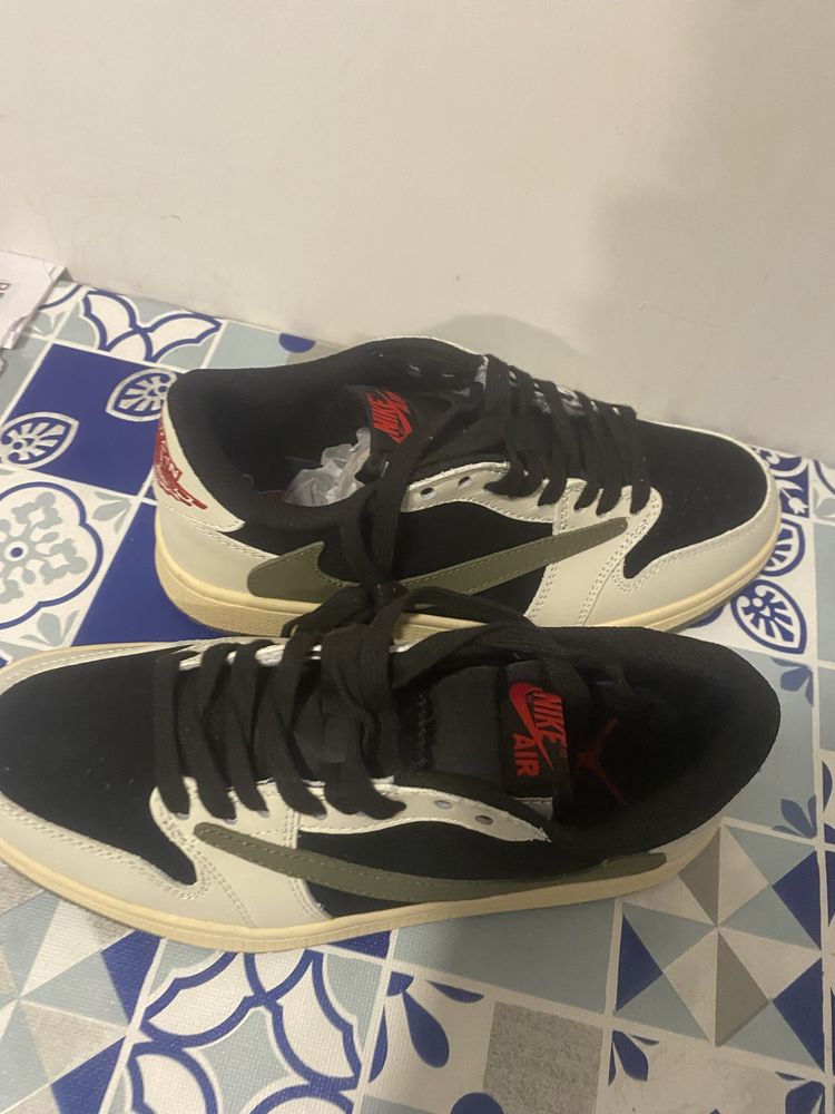 Jordan1 low travis scott