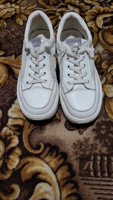 Продам кеди лонза