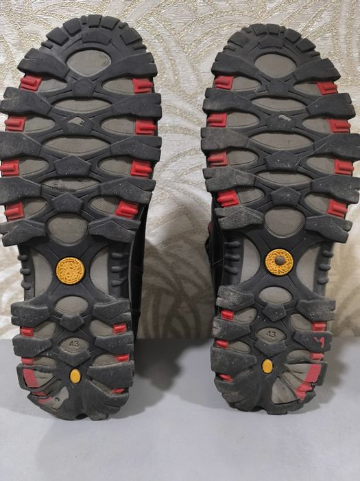 Продам зимние мужские ботинки MIDA