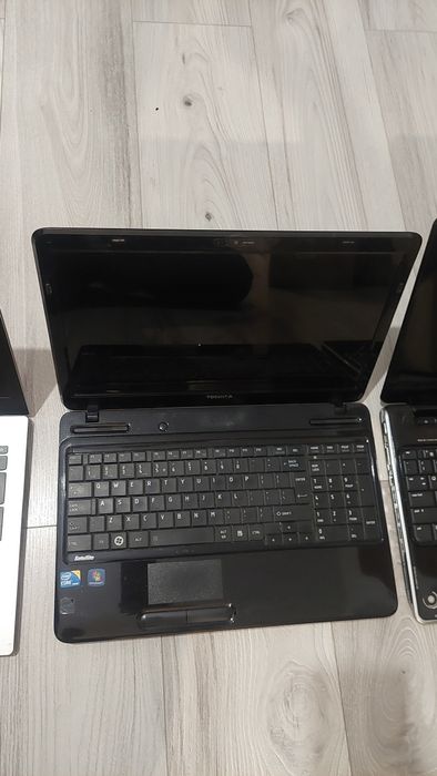 2 laptopy na części