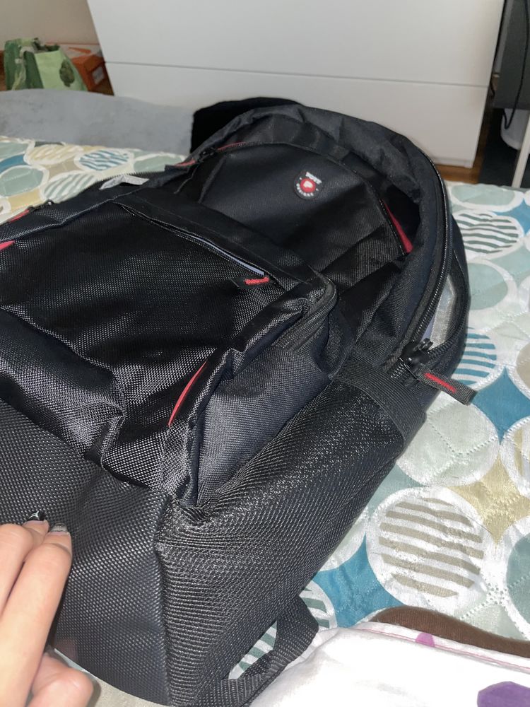 Mochila gaming com muito espaço.