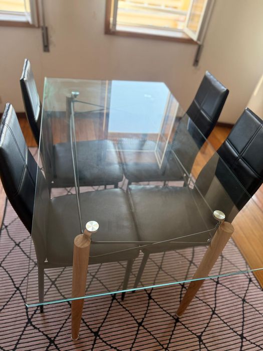 Mesa vidro temperado para desocupar espaço