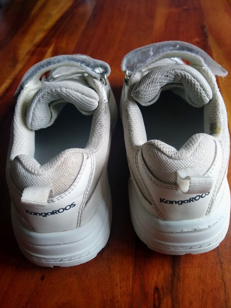 Buty dziecięce sportowe marki KangaROOS