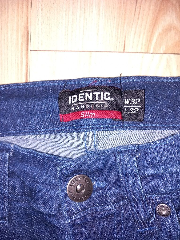 Spodnie z Identic