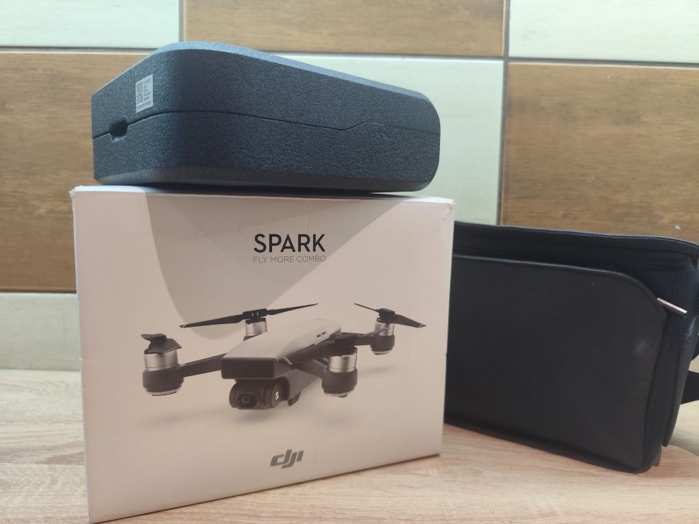 DJI SPARK Fly More Combo.