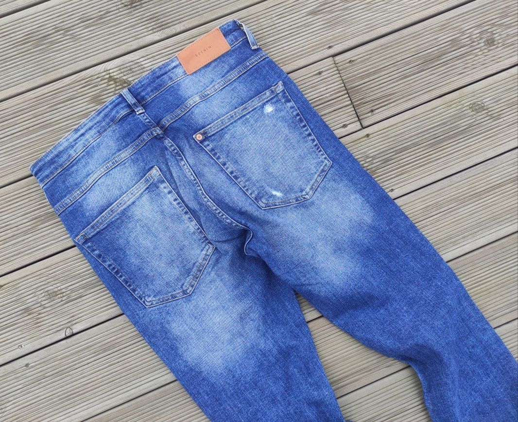 H&M - spodnie jeansowe, jeansy, rurki z przetarciami- 32/175