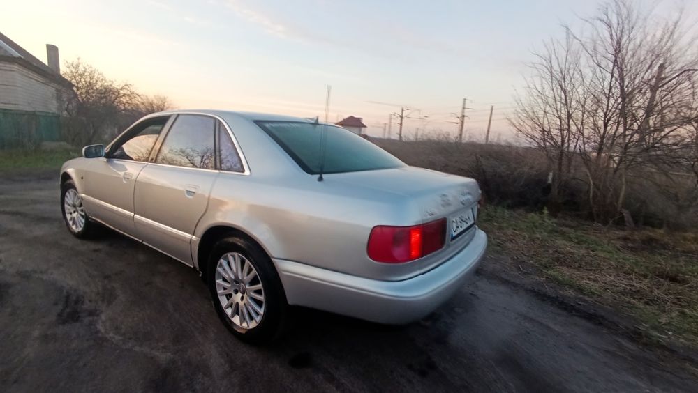 Продам audi 8 4.2 газ бензин любой вид переоформления
