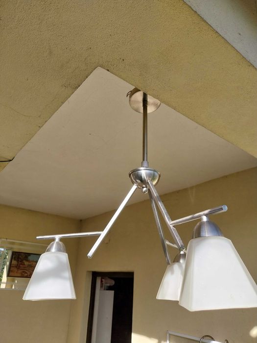 Candeeiro de teto / suspensão com 3 campânulas de vidro, moderno