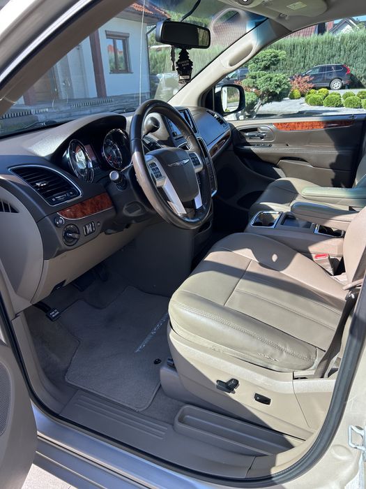 Chrysler Town&Country. 3.6 b+g