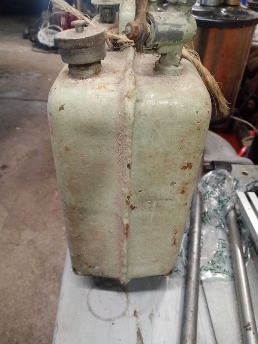 Zbiornik paliwa kuchni polowej z zaworami