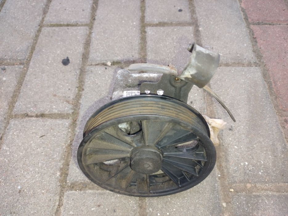 Volvo XC90 pompa wspomagania 2.9