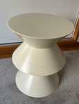 mesa de apoio cor creme