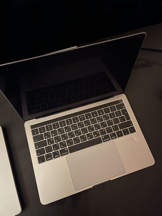 Apple MacBook Pro 13” (2018) – 2.3GHz Quad-Core i5, 8GB RAM, 256GB SSD