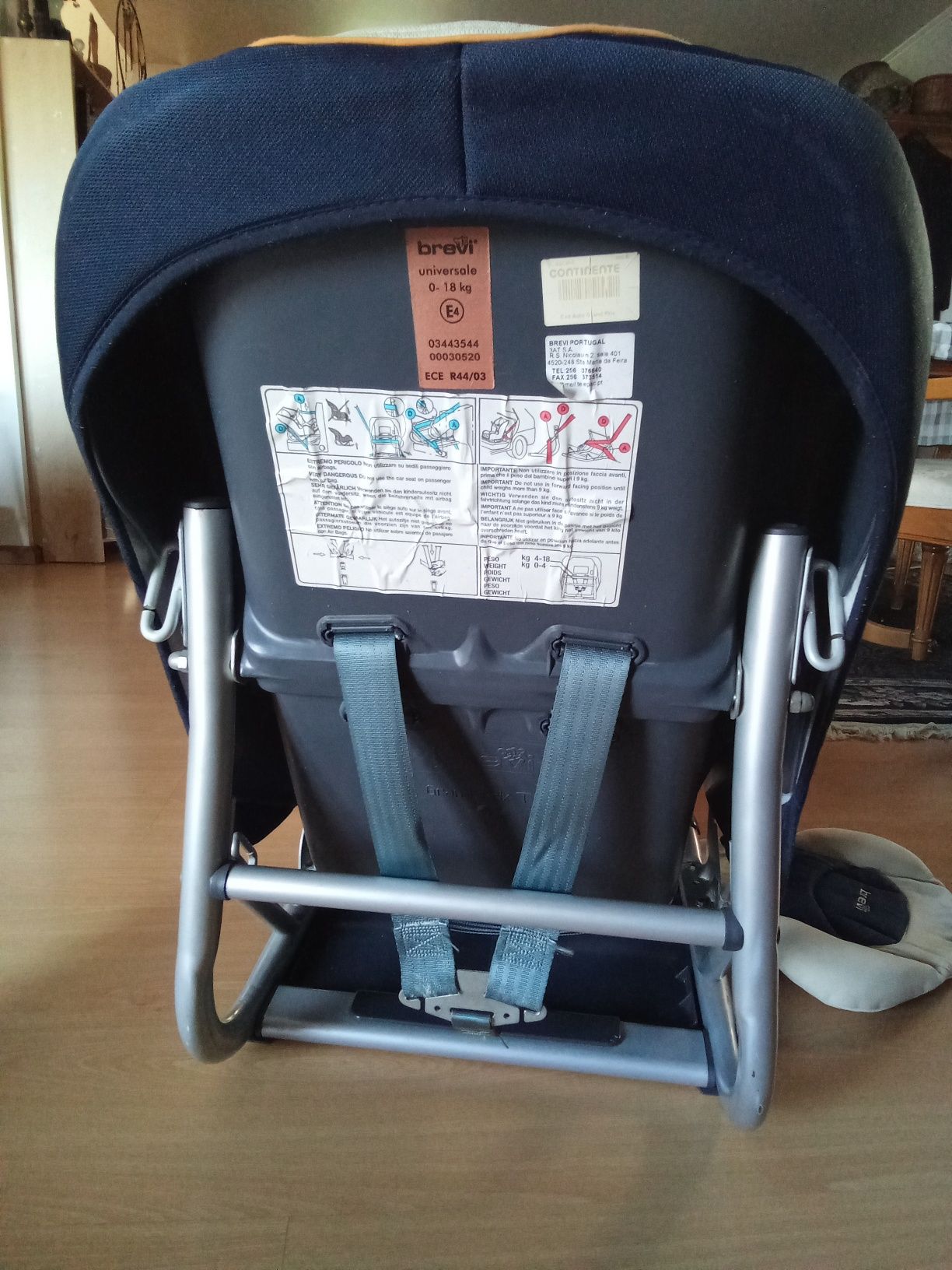 Brevi Assento do carro para bebê 0-18 kilos, tudo funcional