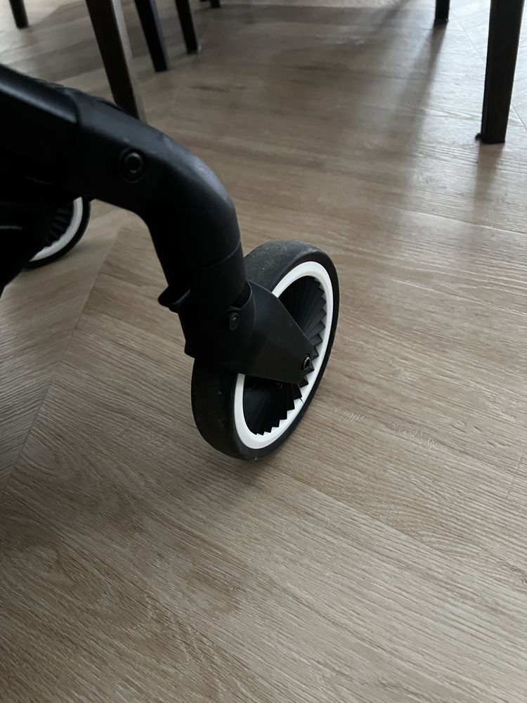 wózek spacerowy Skiddou Espoo Plus stan bardzo dobry czarny