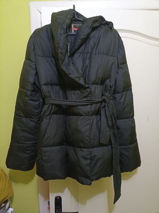 Зимова куртка жіноча