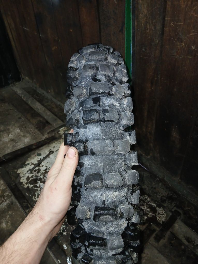Продам колесо ендуро 100/90/r19