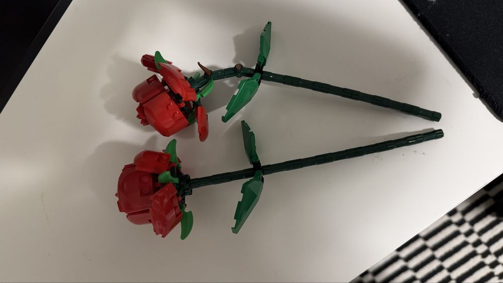 Lego rosas montadas