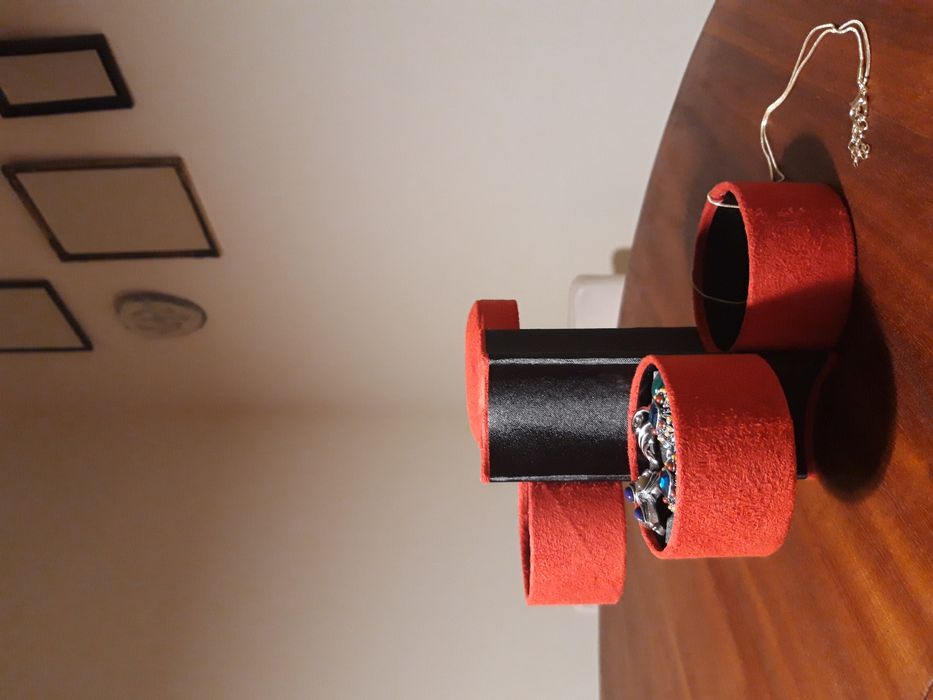 1 porta-jóias vermelho - NOVO!