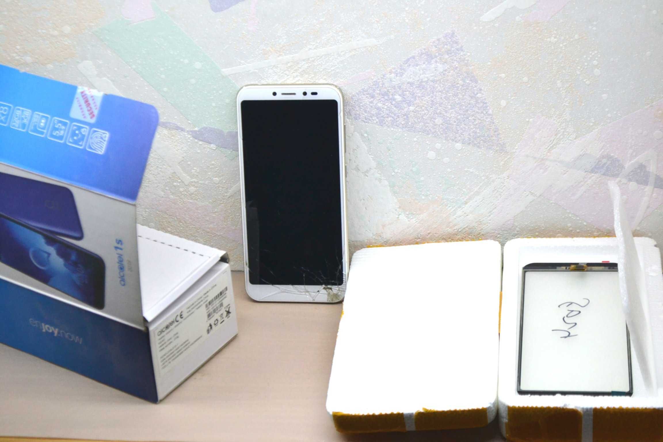 smartfon ALCATEL 1S 2019 3/32GB sprawny z lekko stłuczoną szybką