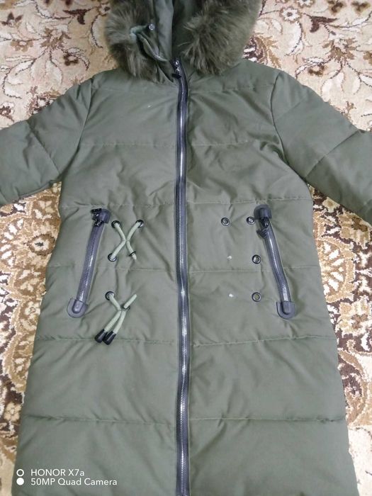Kurtka dziewczęca khaki godna uwagi zimowa z kapturem