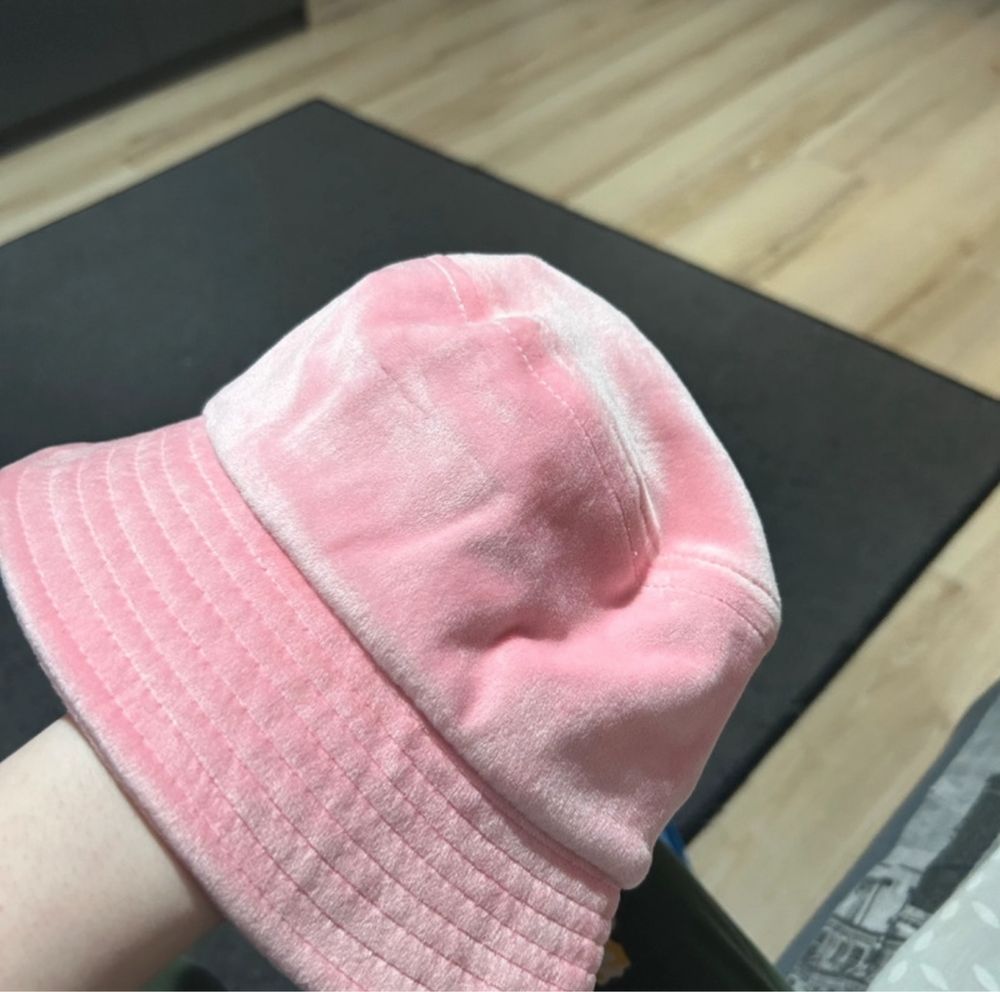 Juicy Couture bucket hat różowy