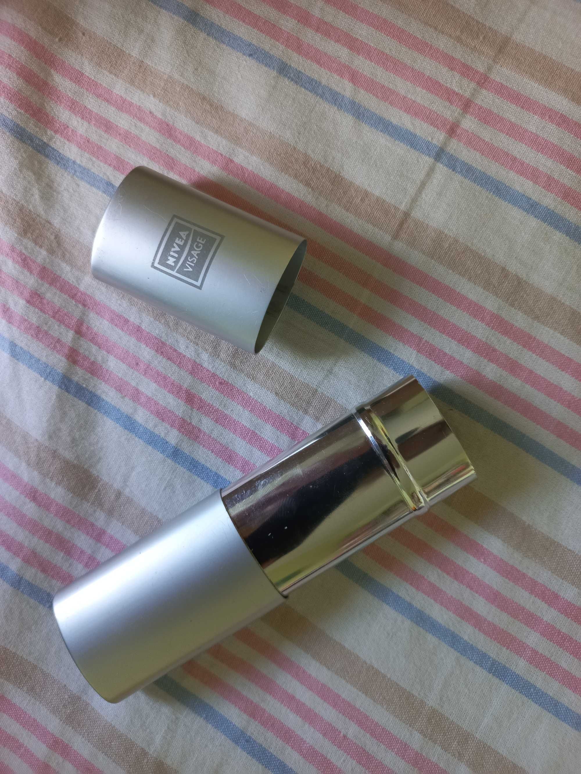 NIVEA Visage pedzel do pudru chowany Idealny do torebki
