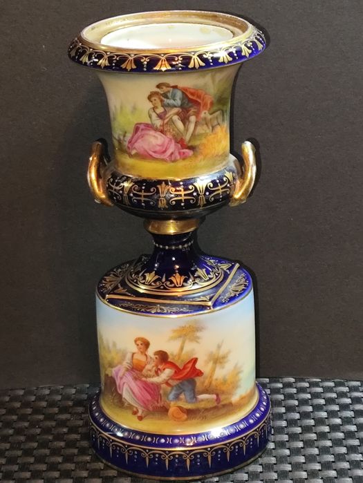 Porcelana Royal Wien  Wiedeń Austria Urna,Wazon  sceny barokowe  XIX w