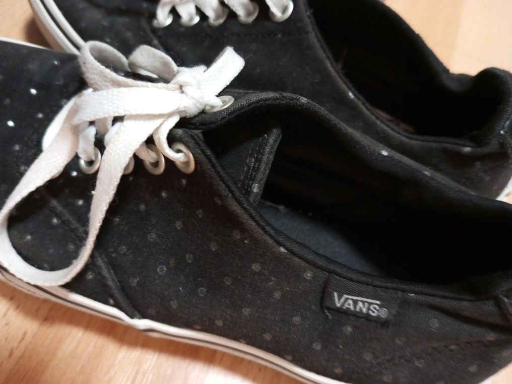 Czarne trampki Vans