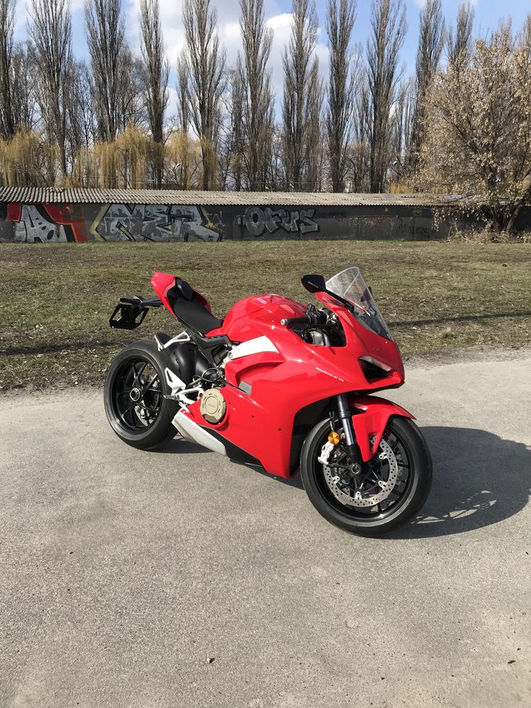 Мотоцикл Ducati Panigale V4