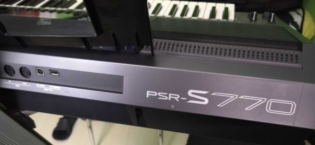 Keyboard Yamaha PSR S770