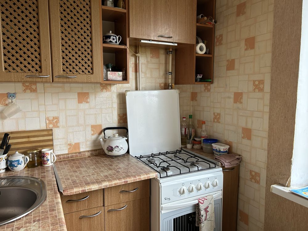 Продам 1к квартиру . Виставка . Проспект миру 60/3 .