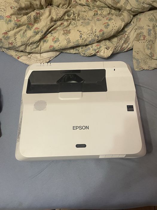 Проектор epson eh-ls100