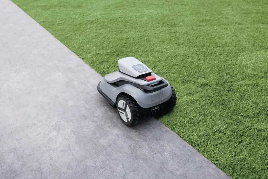 Robot koszący TerraMow V1000 – bez kabli, bez GPS, bez RTK,wsparcie AI