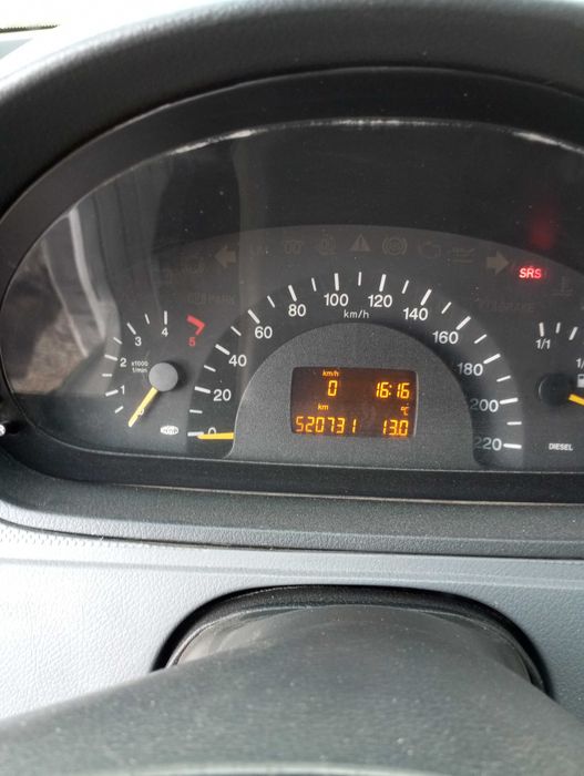 Мерседес Віто 111