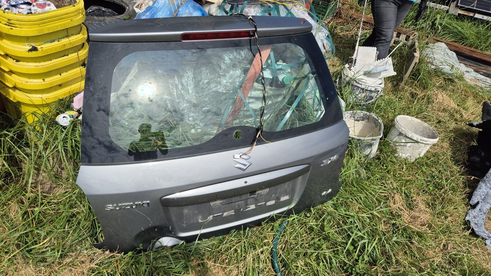 Suzuki SX4 2006r klapa bagażnika szyba lakier zcd