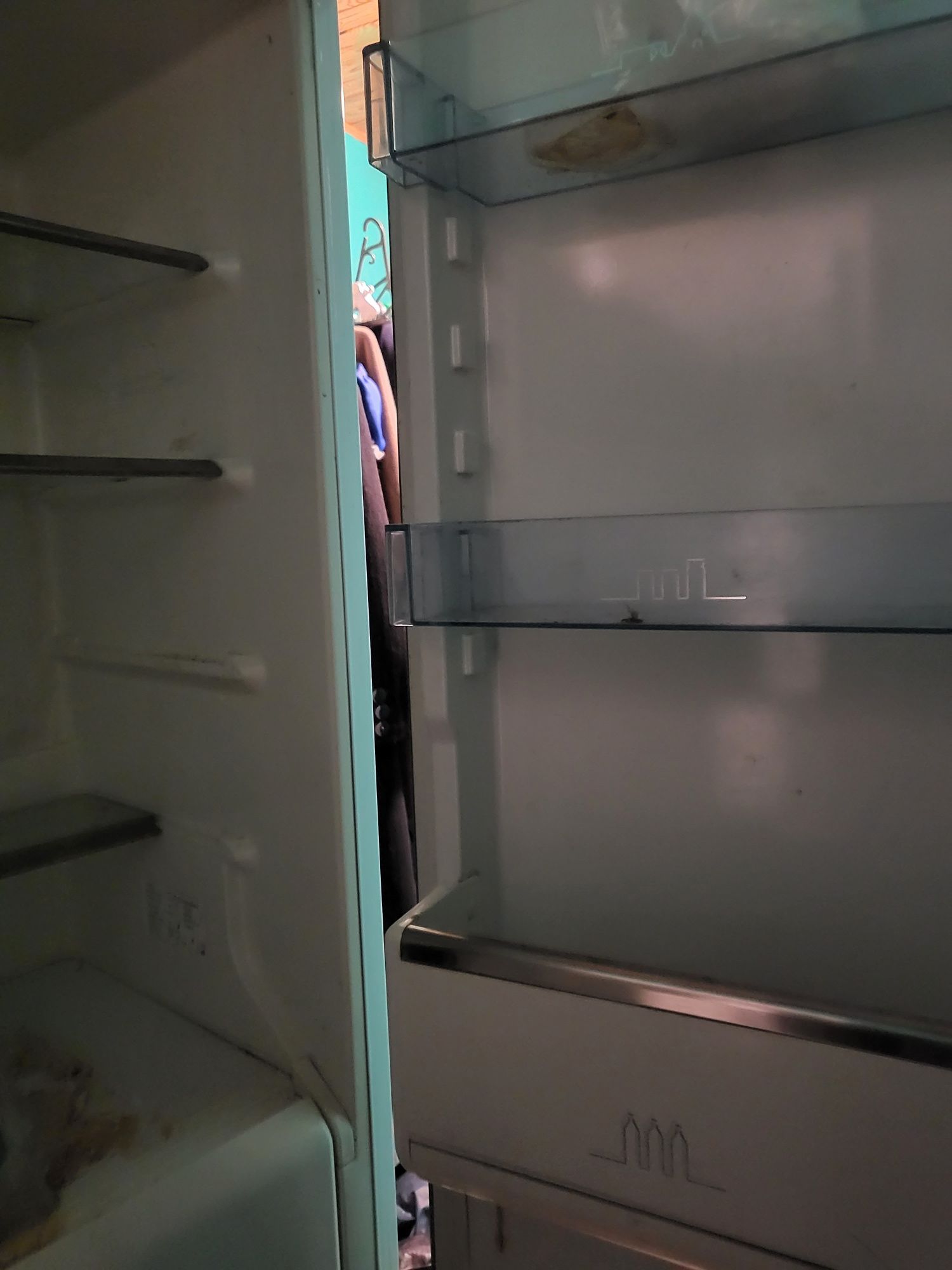 Віддам чотирьох дверний холодильник Ariston  на запчастини