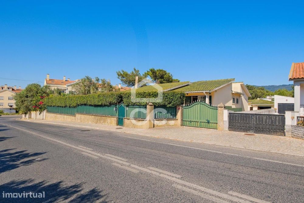 Moradia T3 térrea com Piscina em Sintra-Abrunheira
