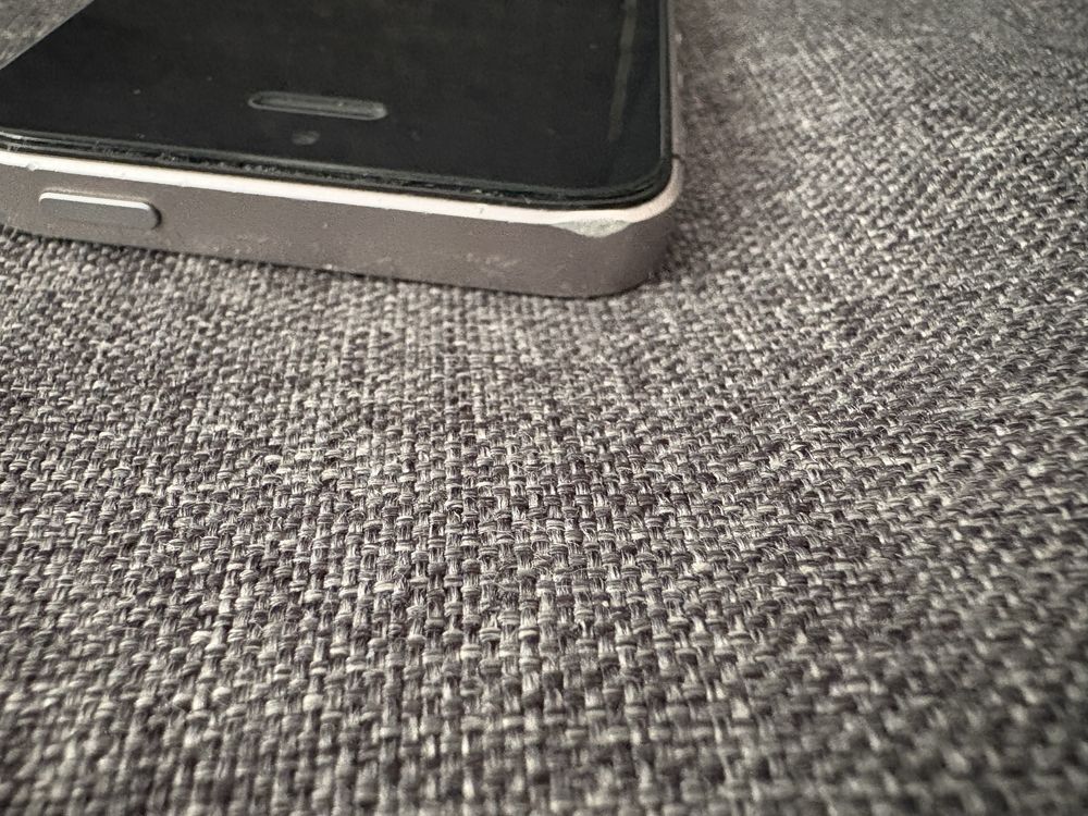 Iphone se 64 гб чехол павер в комплекте