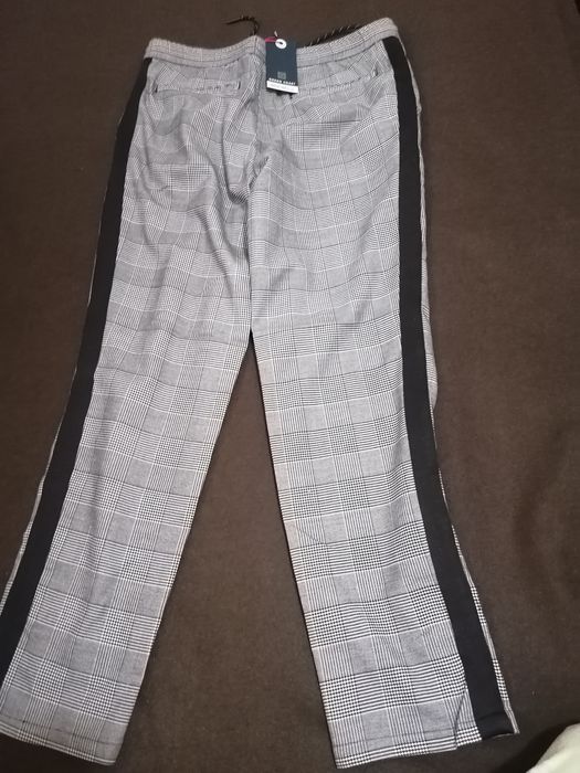 Calças para desocupar novas