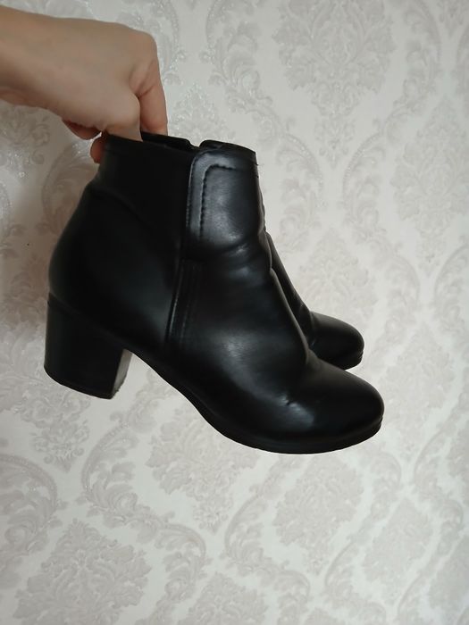Сапожки осінні  жіночі  500 грн