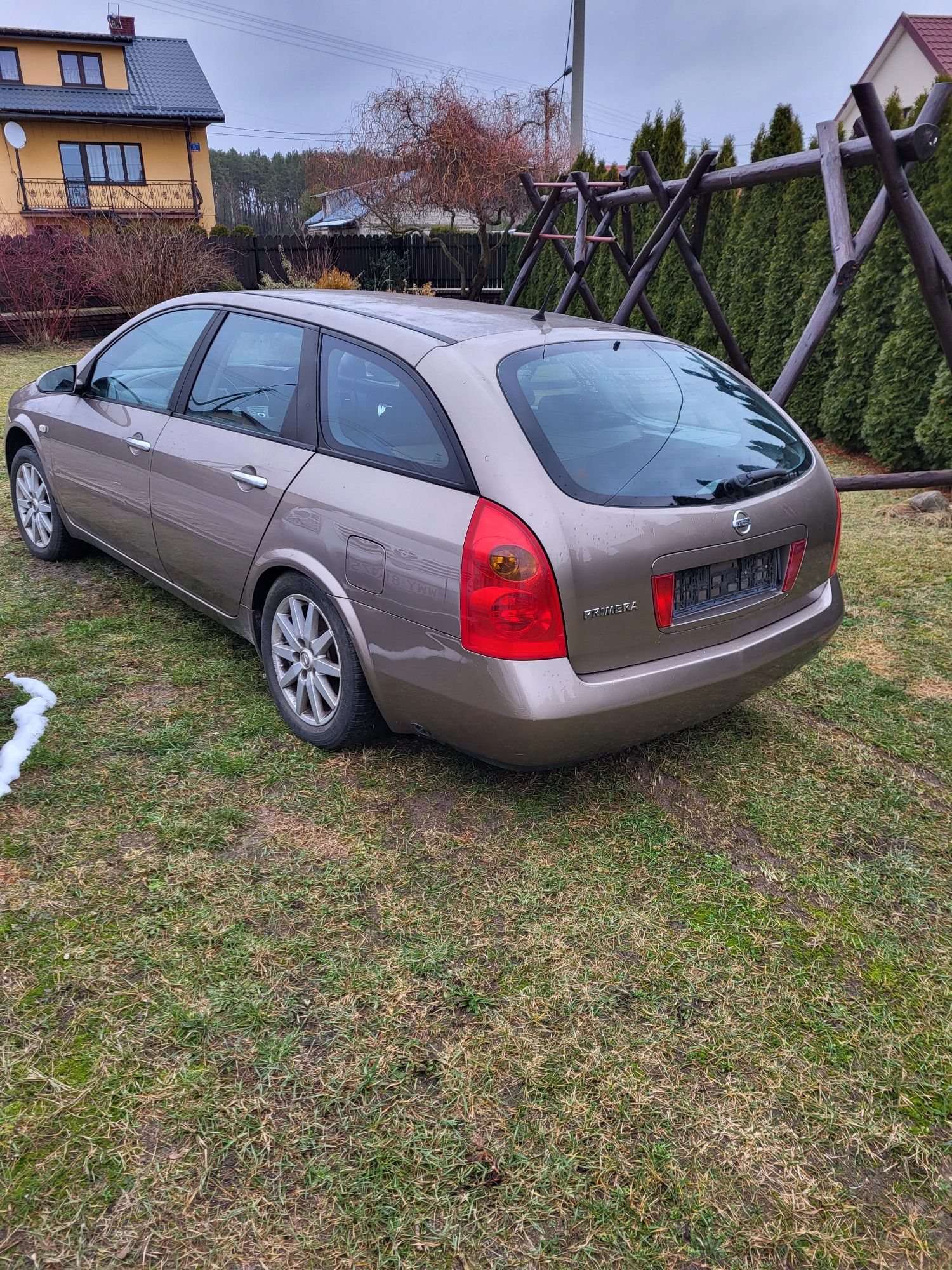 Przód Nissan Primera P12 1.8 kolor C30G