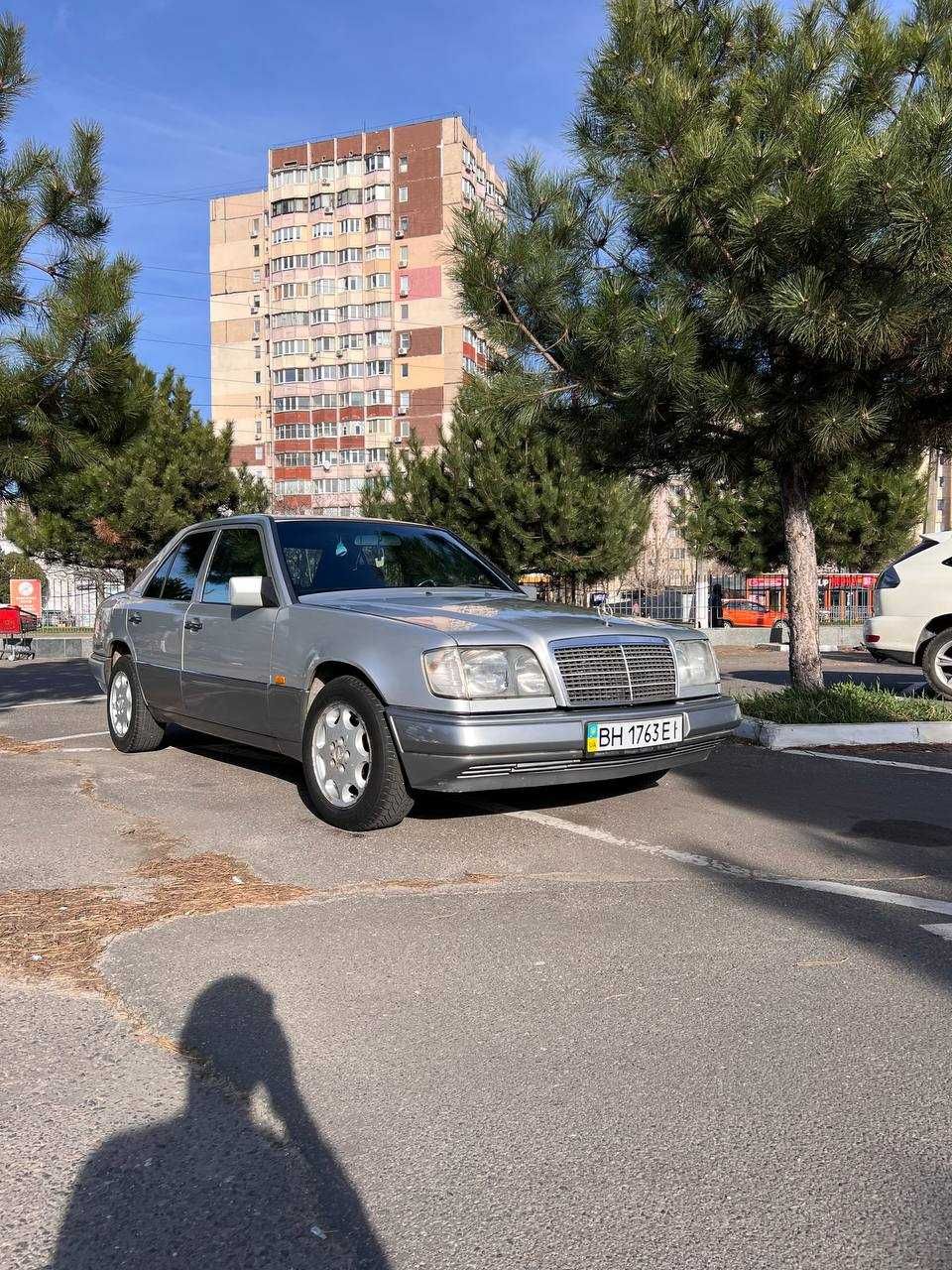 Mercedes w124 E220 1995г