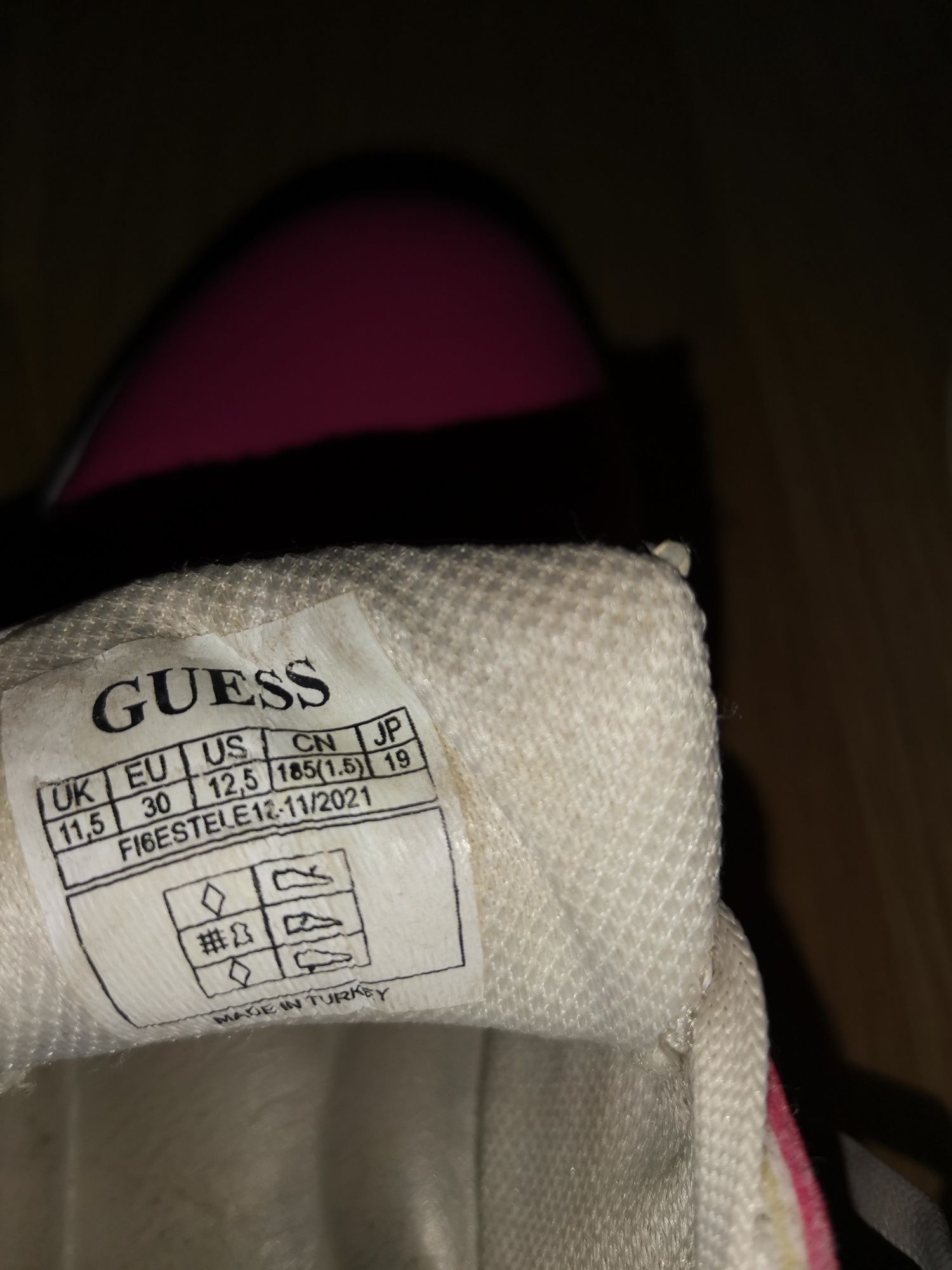 Guess adidasy r. 30