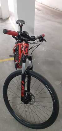 Vendo bicicleta scoott de btt roda 29 tananho M como nova .