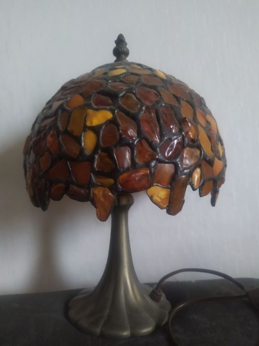 Lampka bursztynowa na biurko